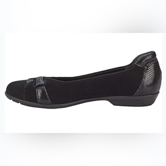 Walking Cradles Freya Black Round Toe Slip On Nubuck Leather Flat 7.5 Wide. NWOT - Picture 3 of 12